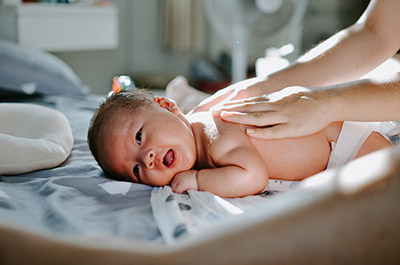 新生儿口吐泡沫的原因及应对策略