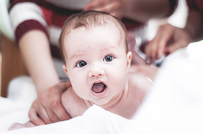 婴儿厌奶期的认识与应对
